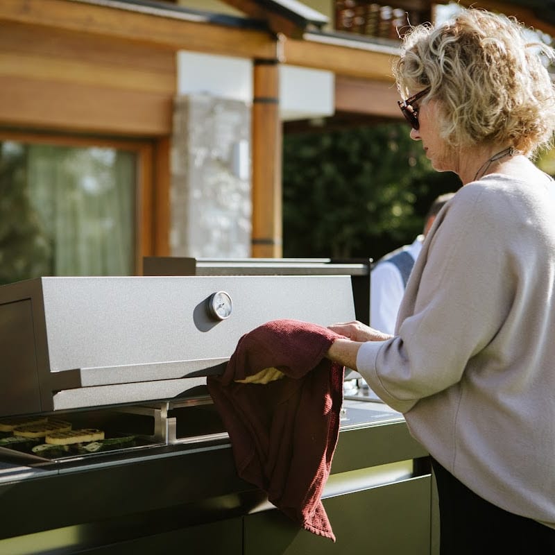 Fogher Agher Obsidian Outdoor Kitchen With Recessed Barbecue