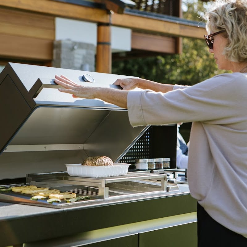 Fogher Agher Obsidian Outdoor Kitchen With Recessed Barbecue