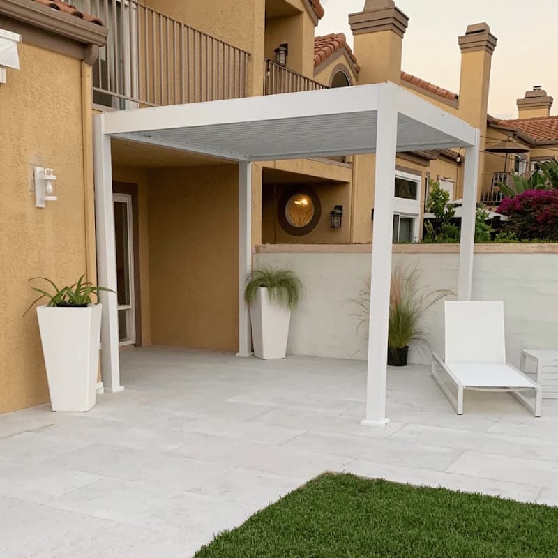 Bon Pergola Free Standing Villa Pergola With Louvers Motorization And Lighting included